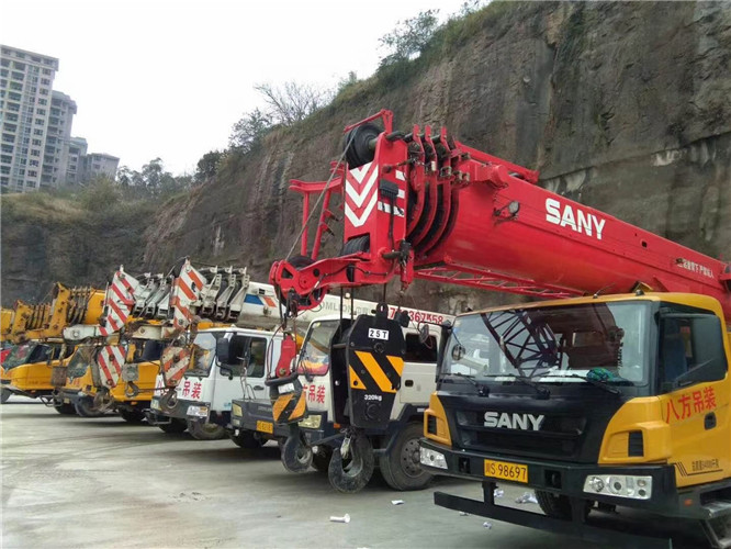 沙坡头区吊车出租按什么计费？台班费、单次费、里程费怎么算？