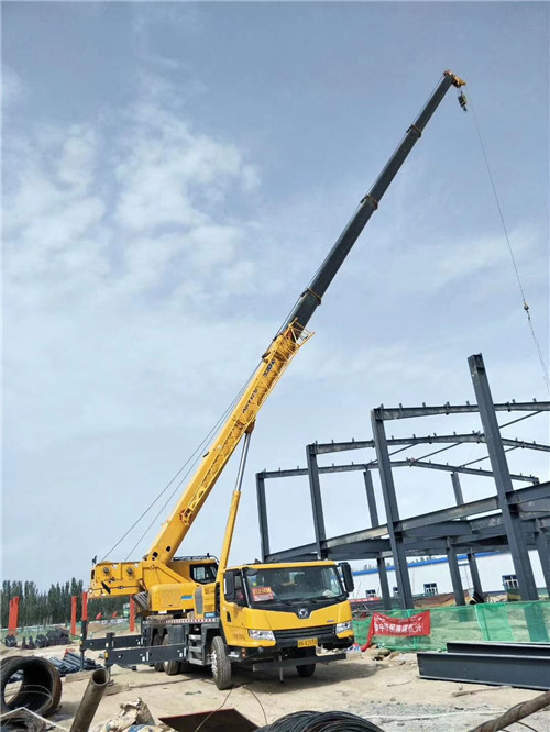 沙坡头区超高层建筑钢结构吊装案例